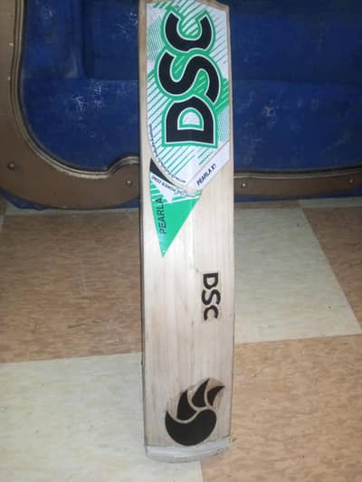 new bat only one time used performances iss very good orignal bat dsc