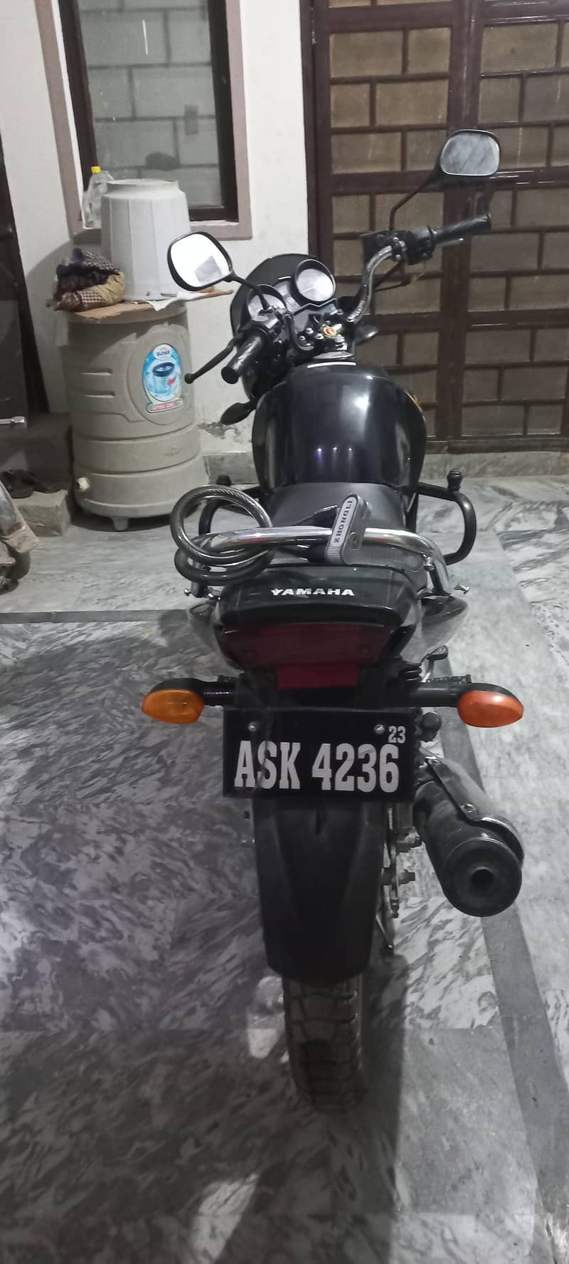 YBR 125 2