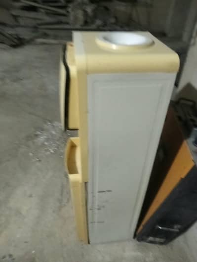 homage water dispensar neat n clean for sale in burns road