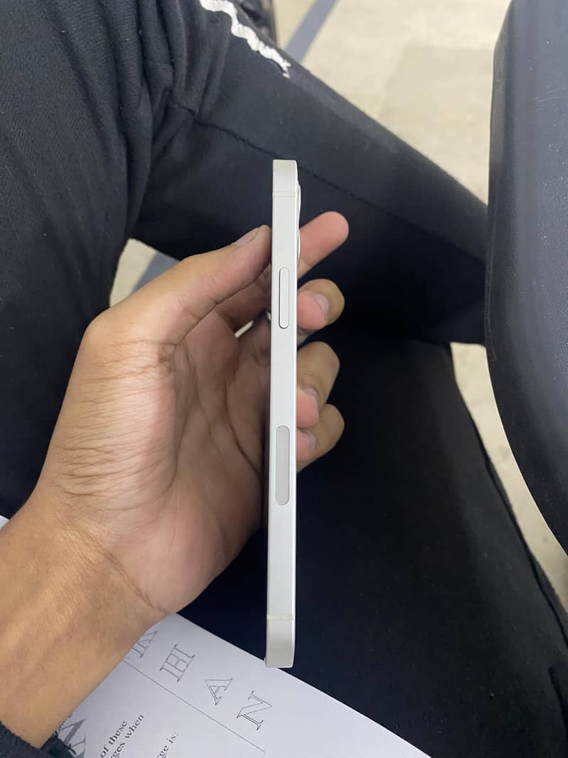 Apple iPhone 12 2