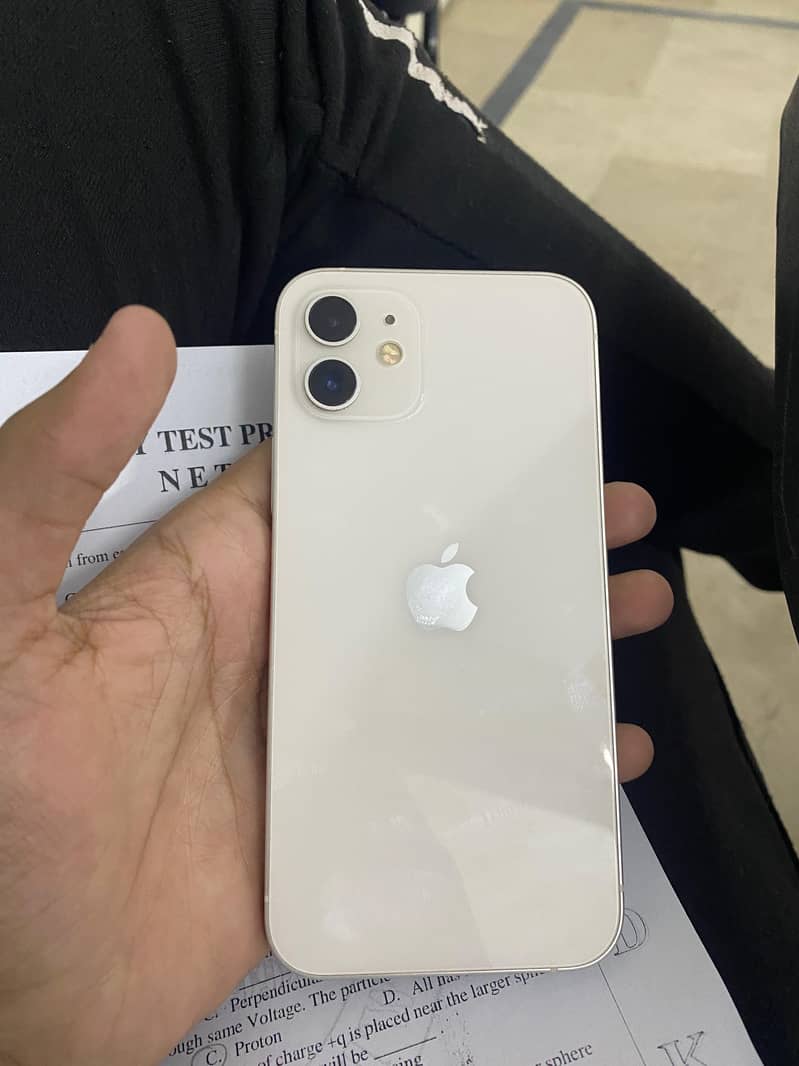 Apple iPhone 12 3
