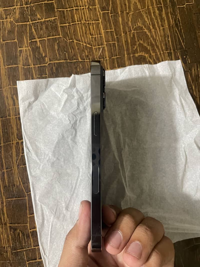 Apple iPhone 13 Pro 2