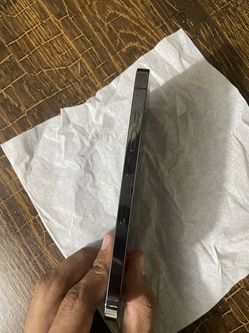 Apple iPhone 13 Pro 4