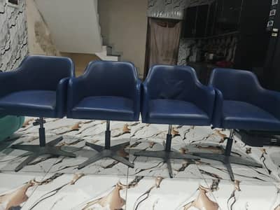 4 office chair in good condition