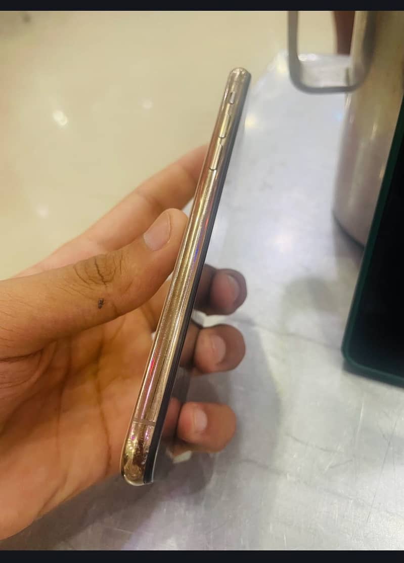 iPhone 11 Pro 3