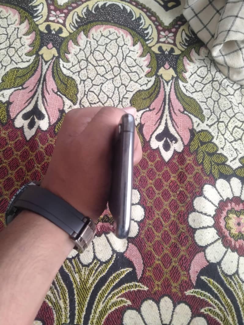iphone xs max 1