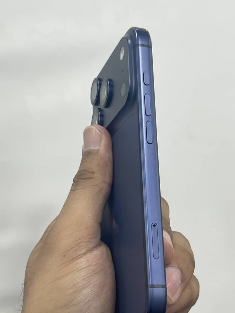 Apple iPhone 17 Pro 4