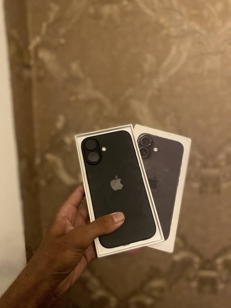 Apple iPhone 16 0