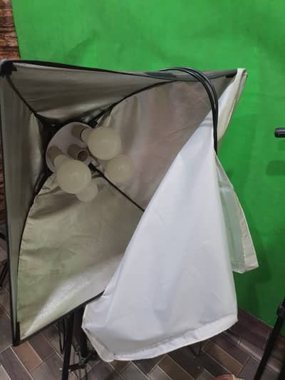i'm selling my one sofbox 5 blub light