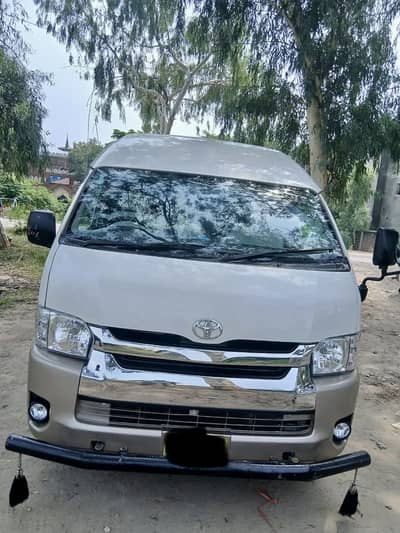 Toyota hiace grand cabin 224