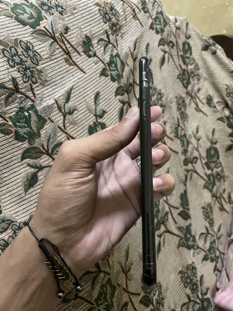 Apple iPhone 7 Plus 3