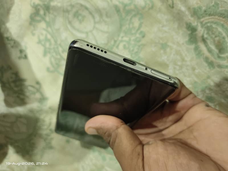 Tecno CAMON 40 Pro 4