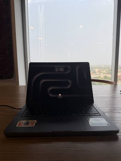Macbook M3 Pro 18/512