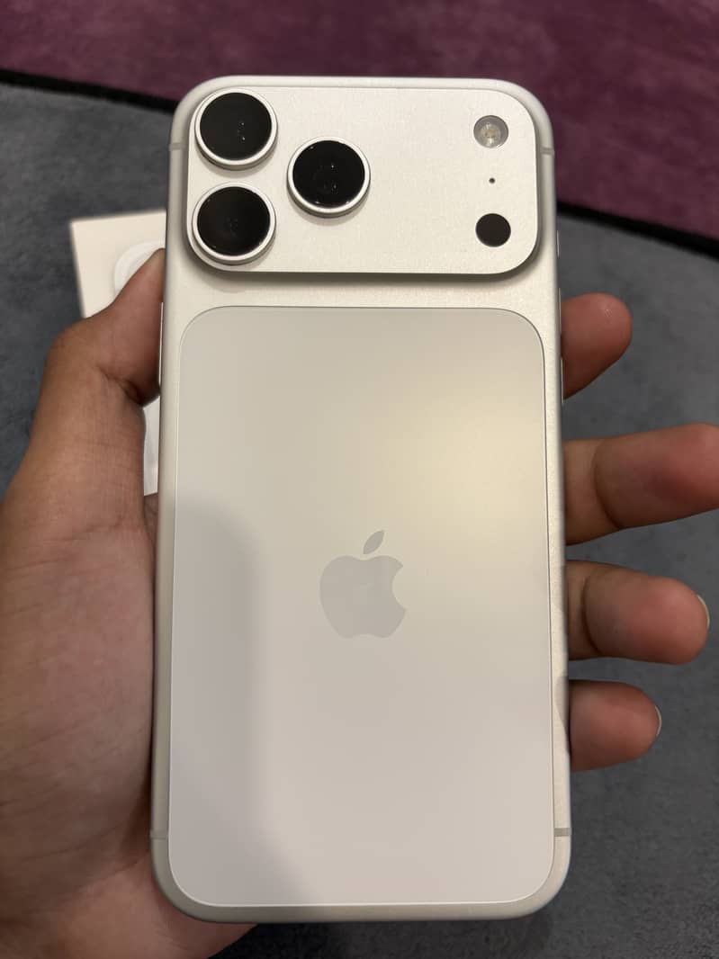 iPhone 17 Pro Max 0