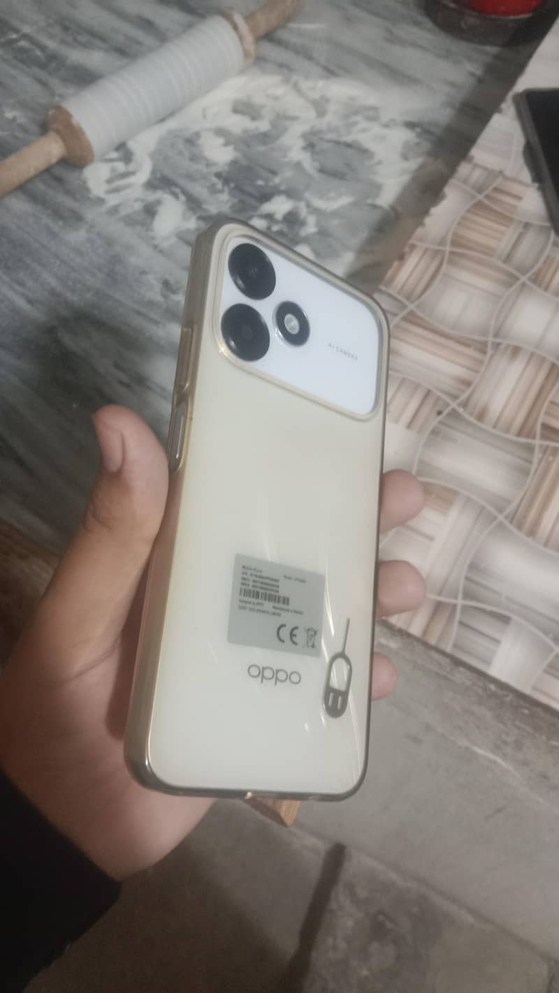 Apple iPhone 13 7