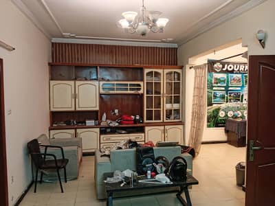 BEAUTIFUL LOWER PORTION AVAILABLE FOR RENT IN JOHAR TOWN