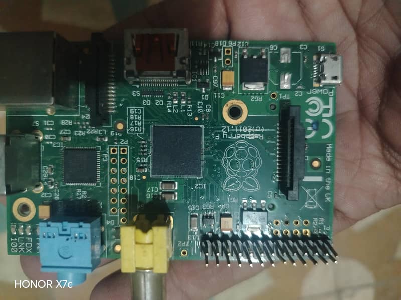 Raspberry Pi 1 Model B 0