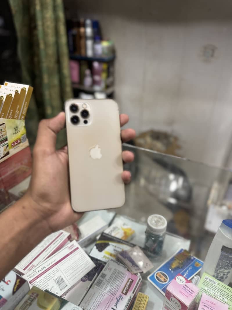 Apple iPhone 12 Pro 4