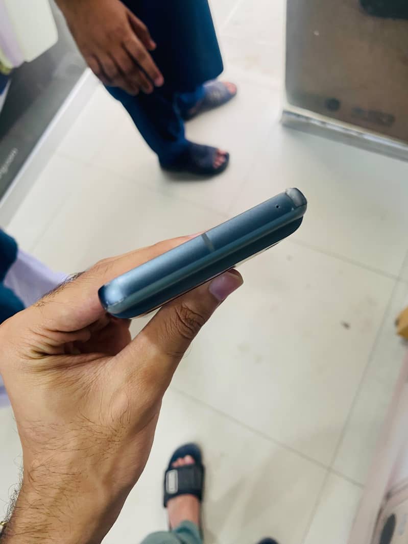 Google Pixel 8 2