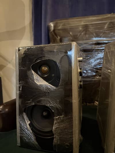 Xune XTS-5000 II 80W Speakers Pair – Good Condition