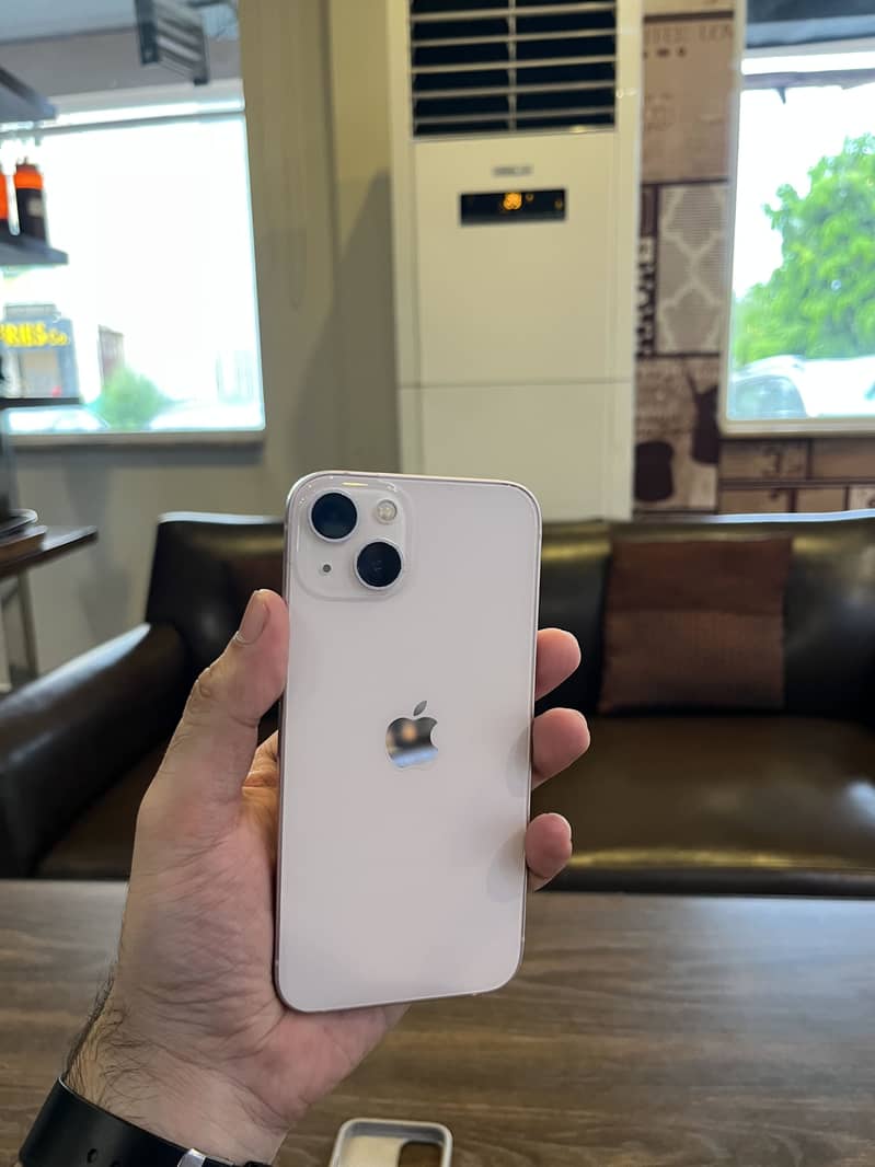 Apple iPhone 13 0