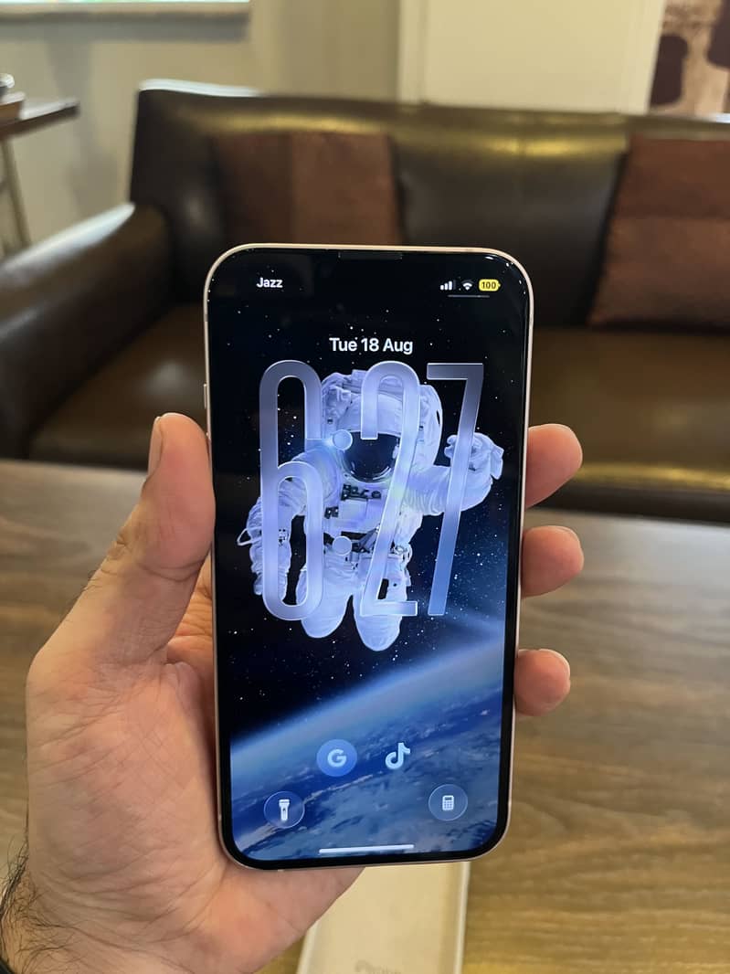 Apple iPhone 13 4
