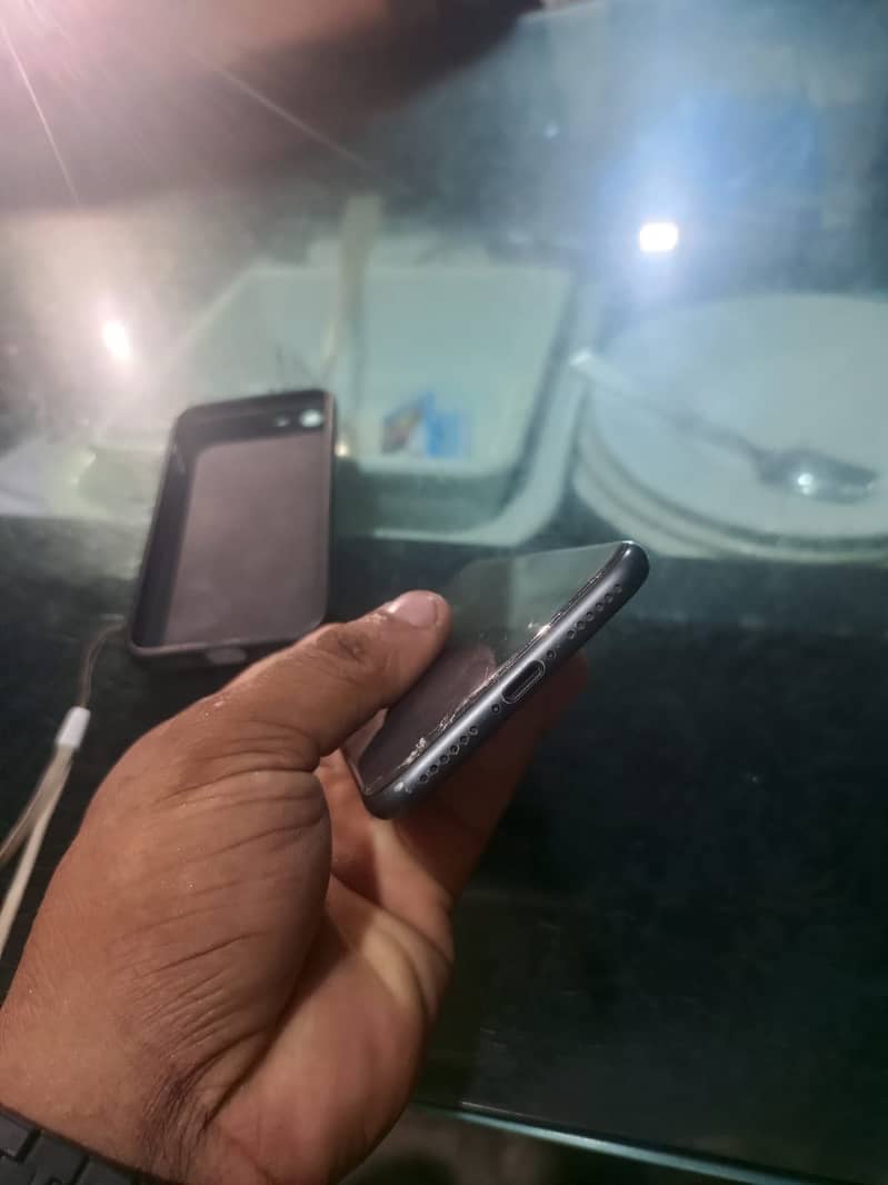 Apple iPhone 8 0
