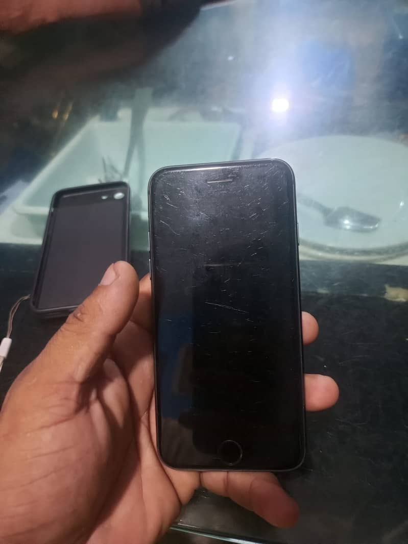 Apple iPhone 8 1