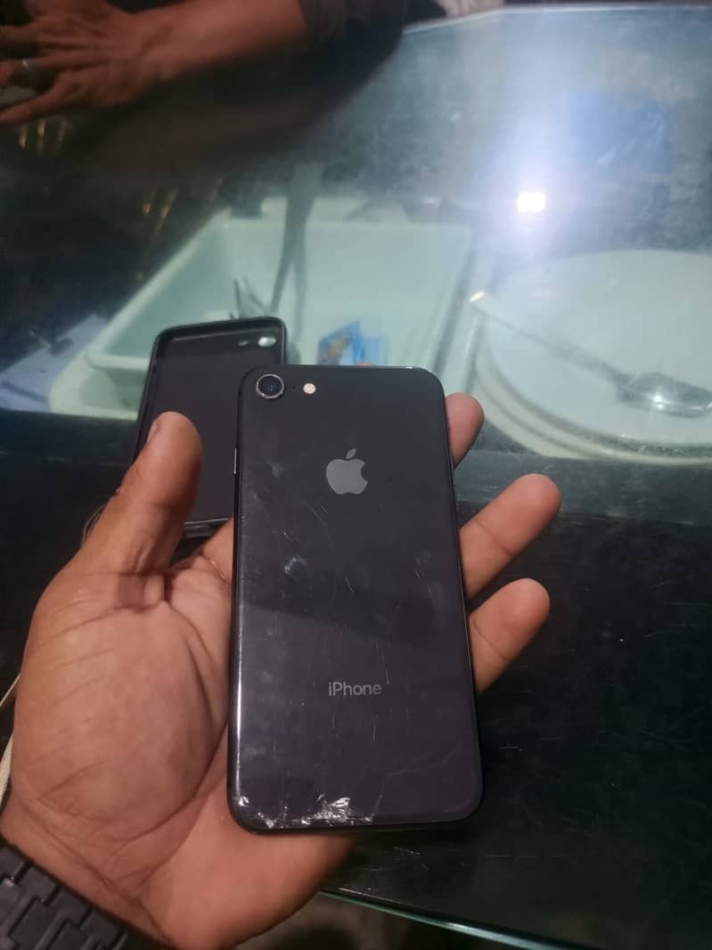Apple iPhone 8 2