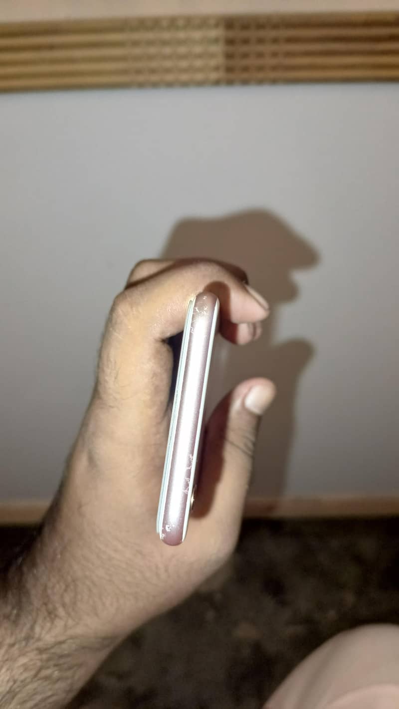 Apple iPhone 6S 1