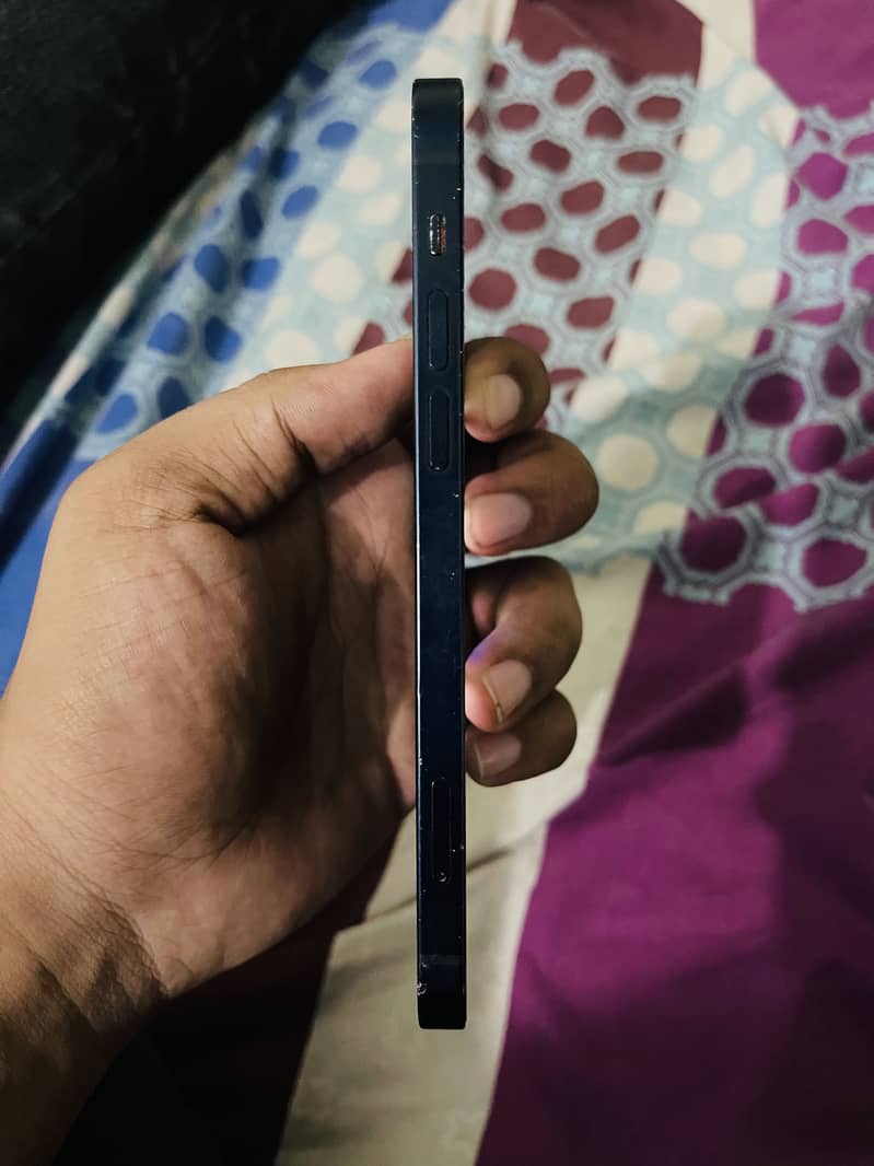 Apple iPhone 12 2