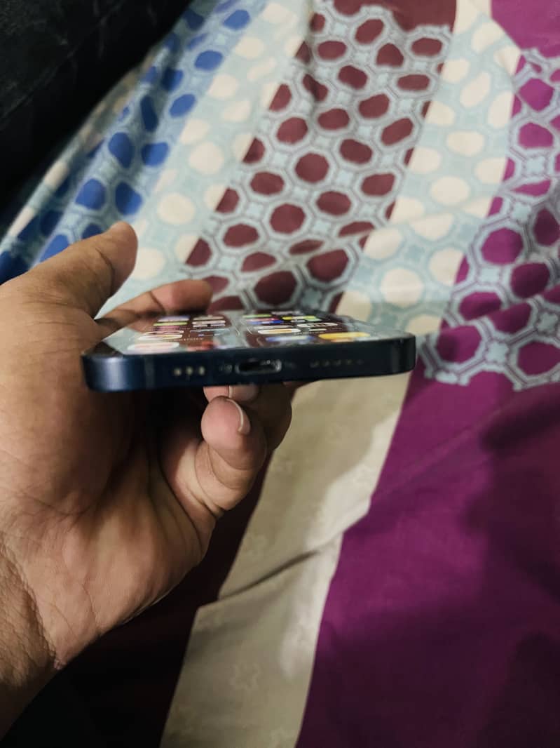 Apple iPhone 12 5