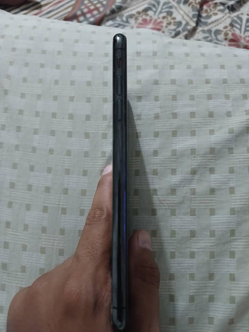 Apple iPhone X 6