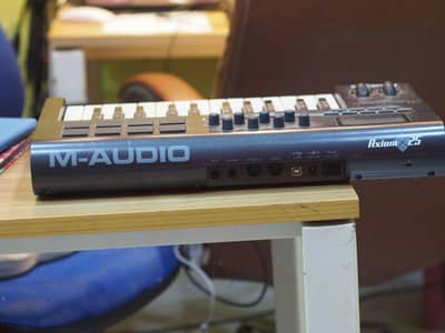 M audio axiom 25 MIDI keyboard piano