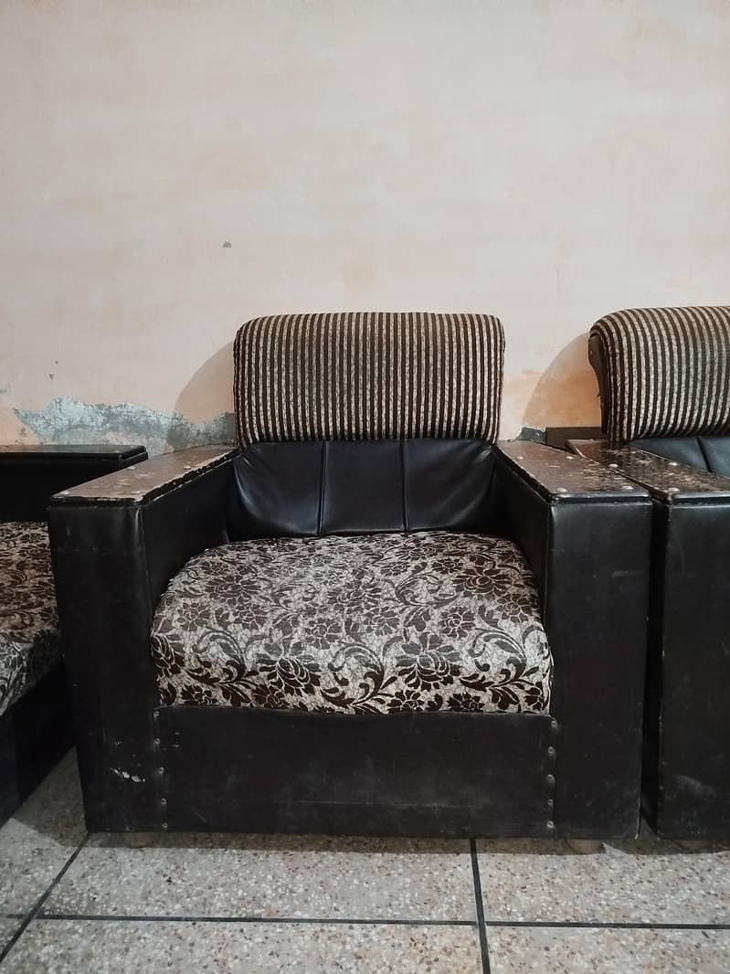 Sofas and Wardrobe 2