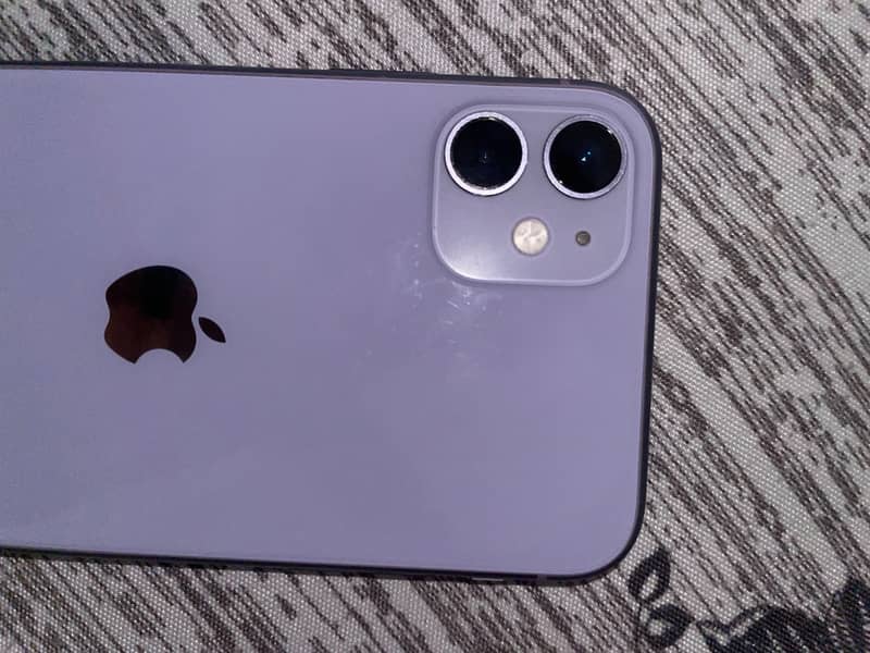 Apple iPhone 11 3