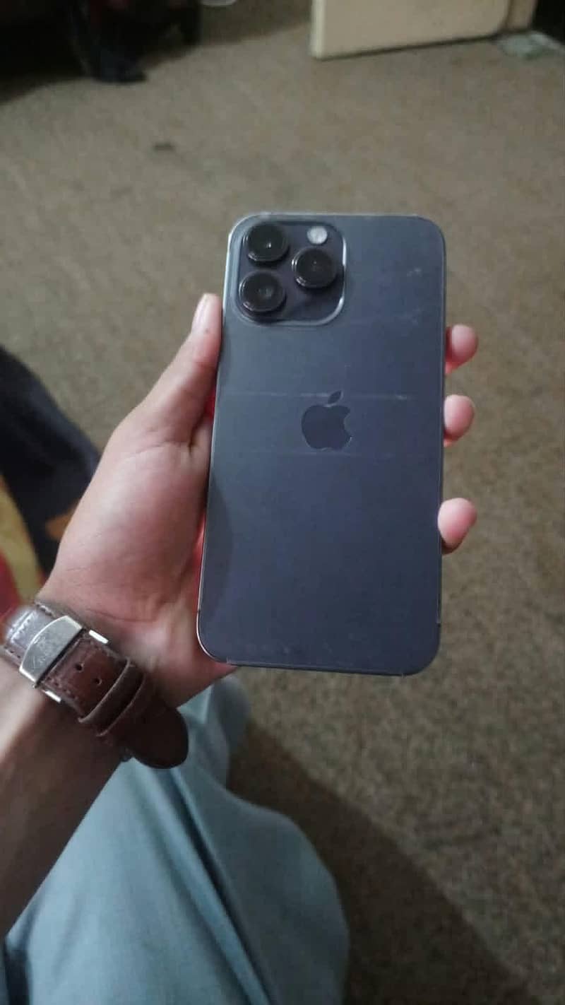 Apple iPhone 14 Pro Max 1