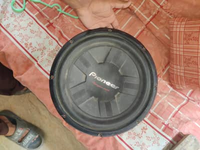 2 amplifier and 2 Woofer For Sale