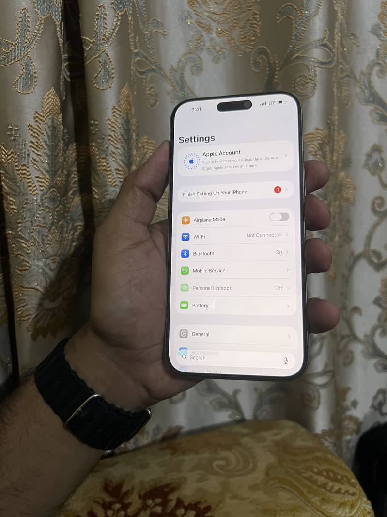 Apple iPhone 16 Pro Max 8