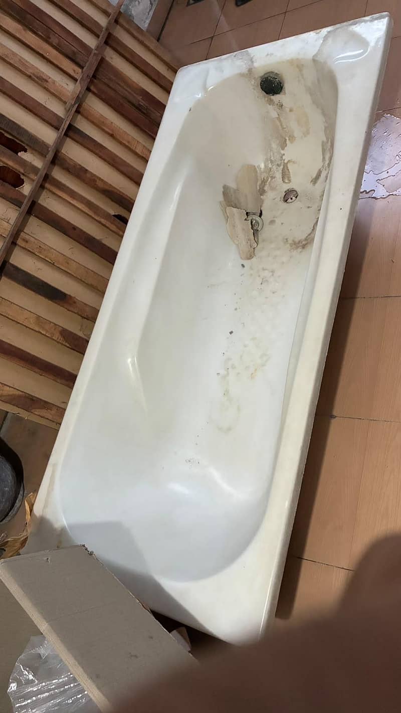 Bath Tub 0