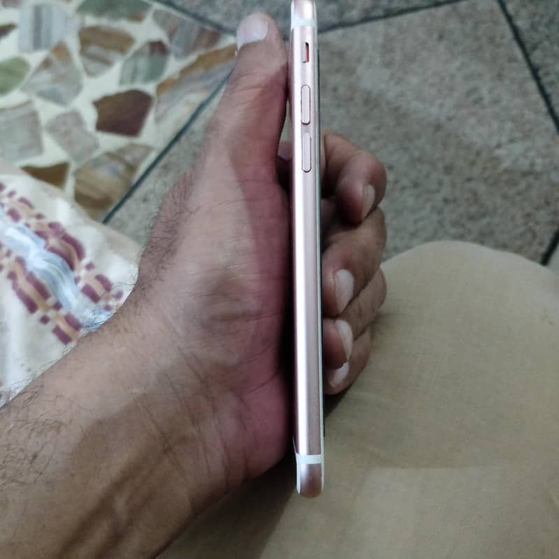 Apple iPhone 6S 5