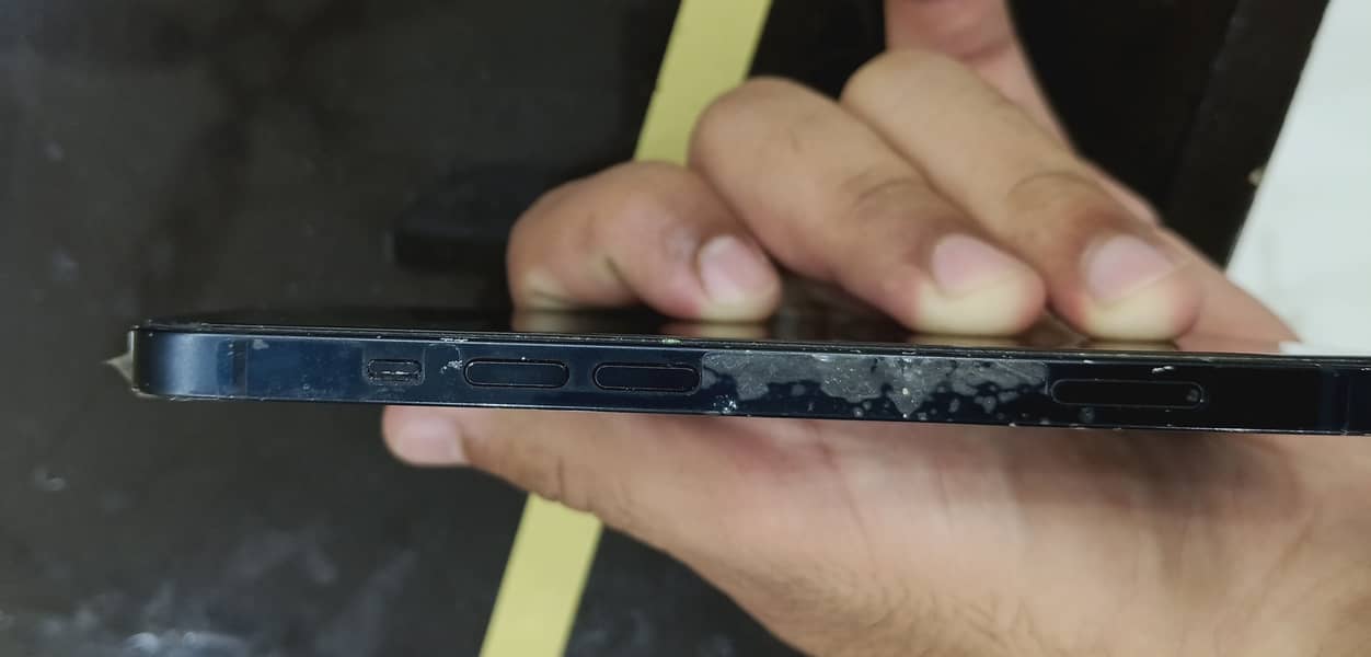 Apple iPhone 13 1