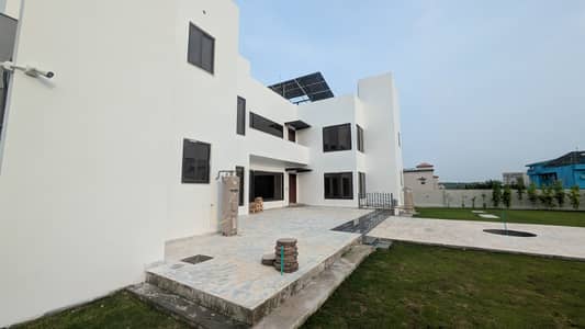 GULBERG GREENS 4 KANL FULL FARM HOUSE WITH SOLAR AVAILABLE FOR RENT