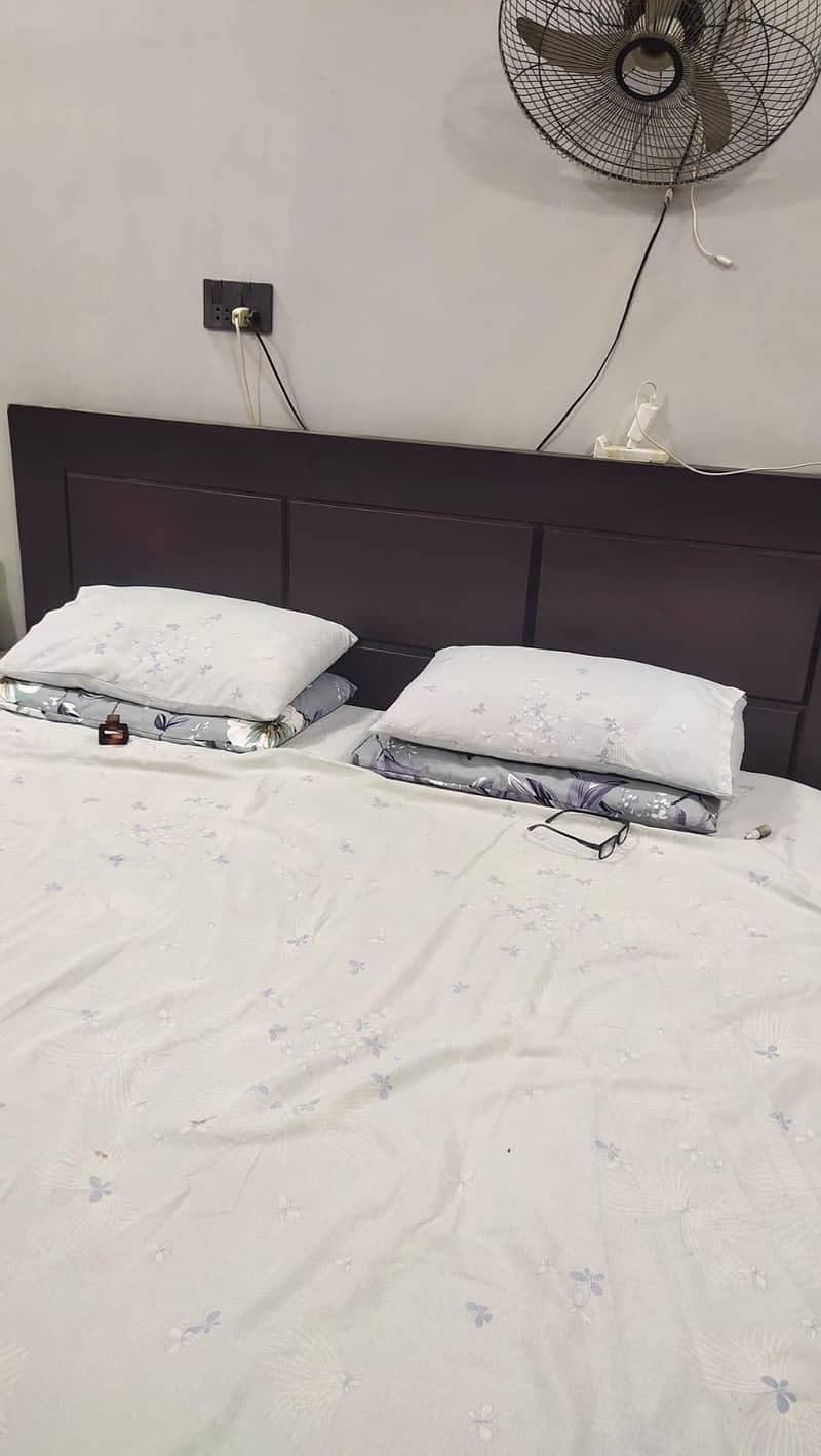 jumbo bed available 1