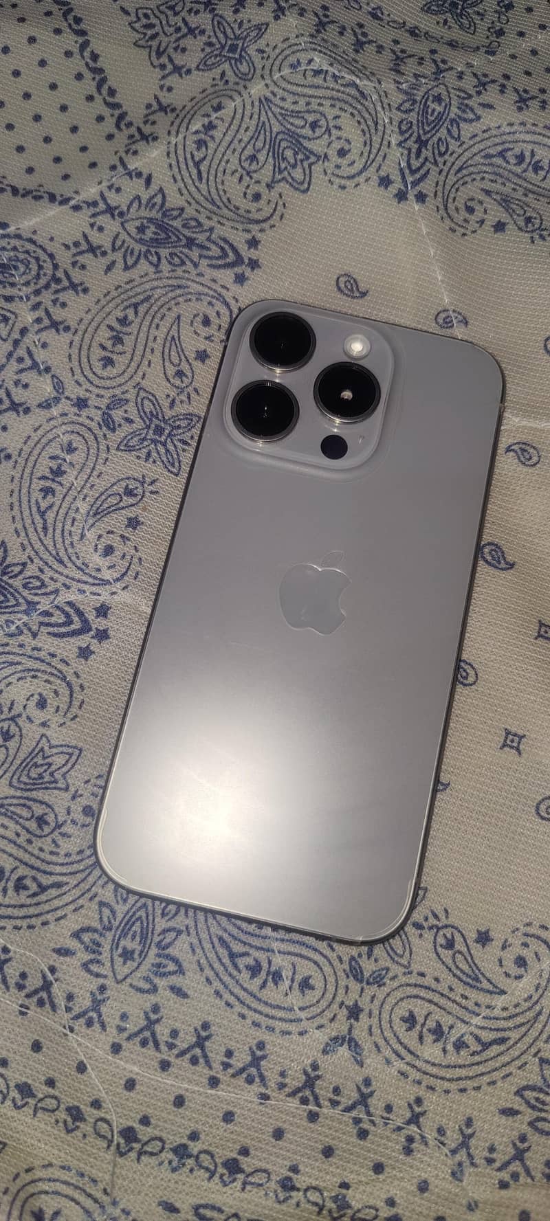 Apple iPhone 15 Pro 0