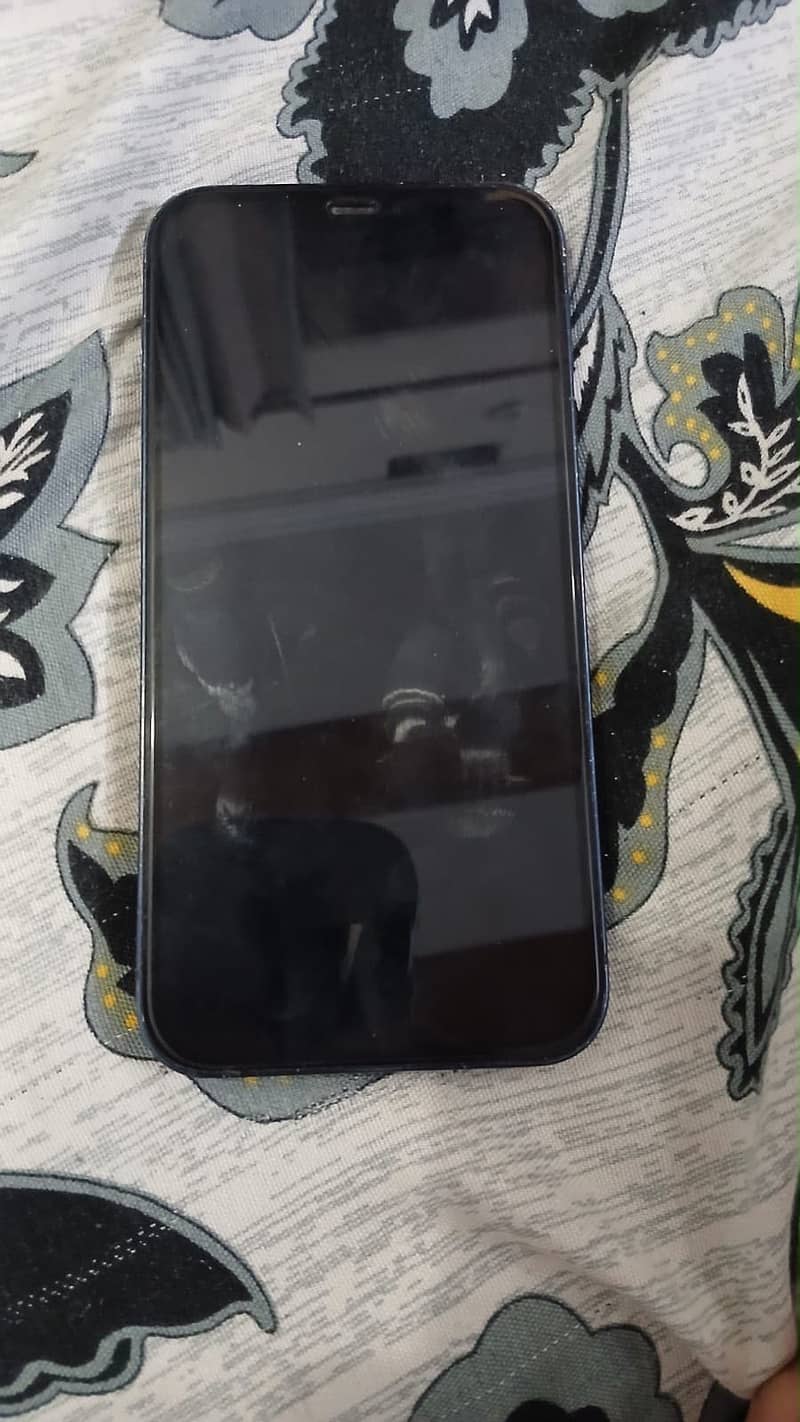 Apple iPhone 12 4