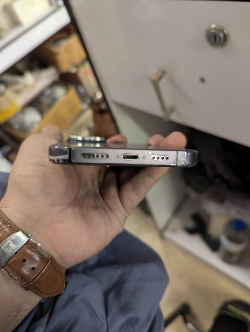 Apple iPhone 14 Pro Max 2