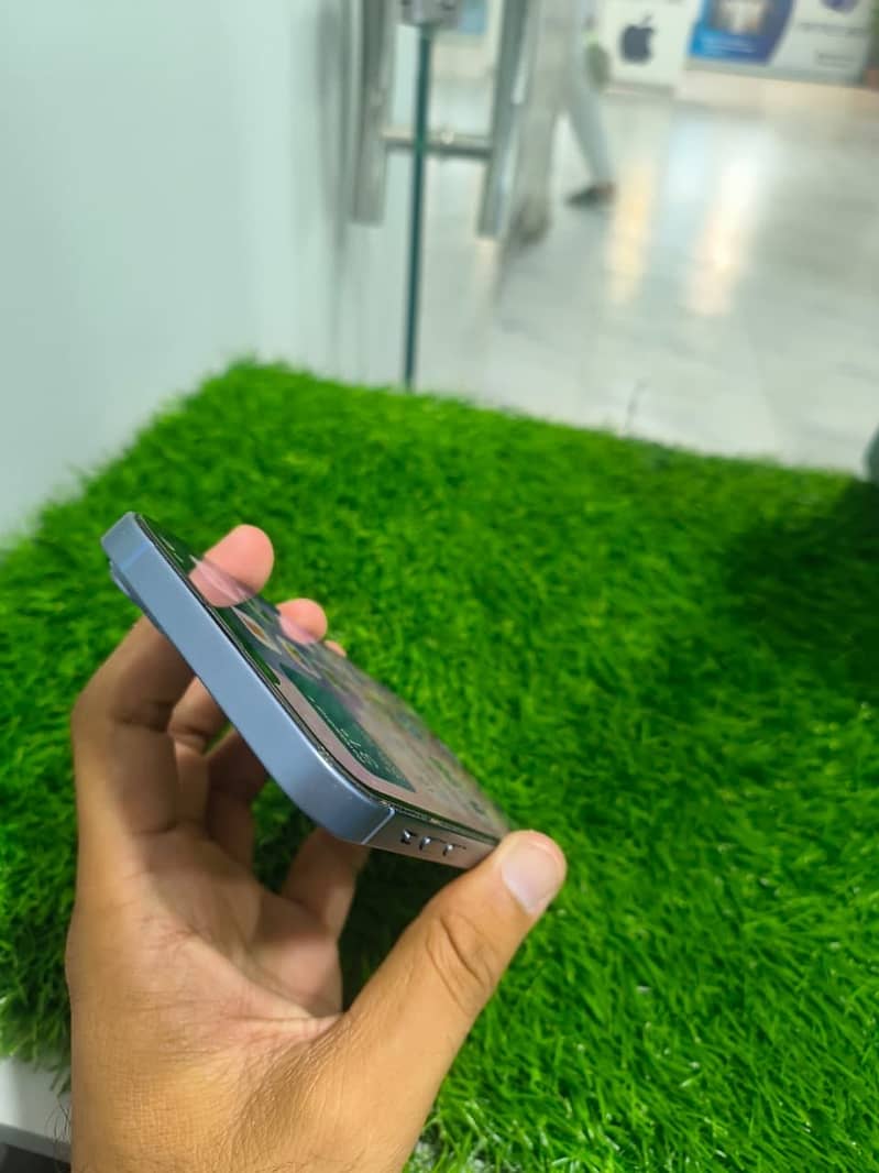 Apple iPhone 14 plus 3