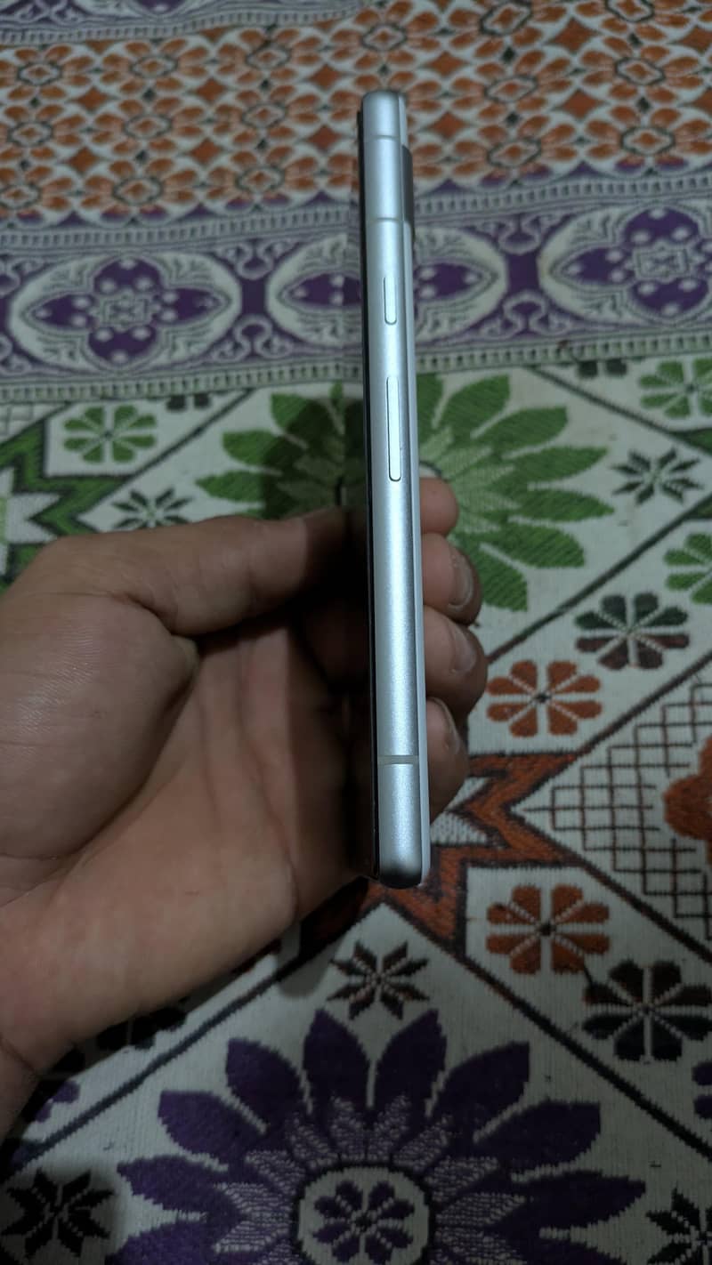 Google Pixel 7a 2