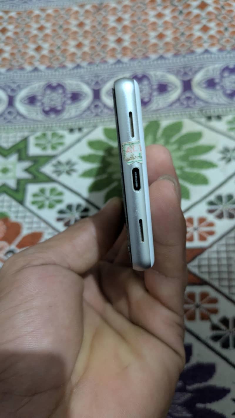 Google Pixel 7a 3